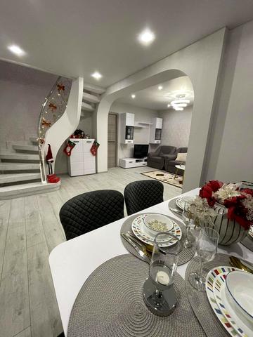 Сонячна Набережна вул. (Маршала Малиновського), 48