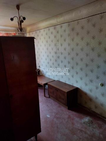 Ньютона вул., 107