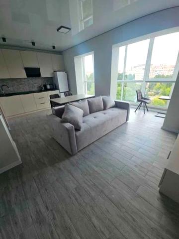 Мольєра вул., 77