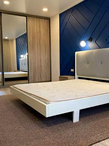 Набережна Перемоги вул., 62