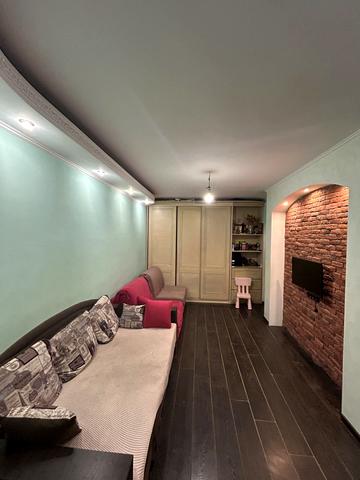 Кирила Осьмака вул., 17