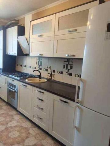 Волошкова вул., 74