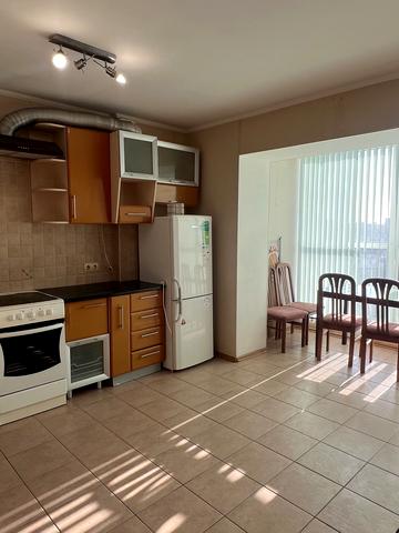 Захисників України вул. (1-го Травня), 19