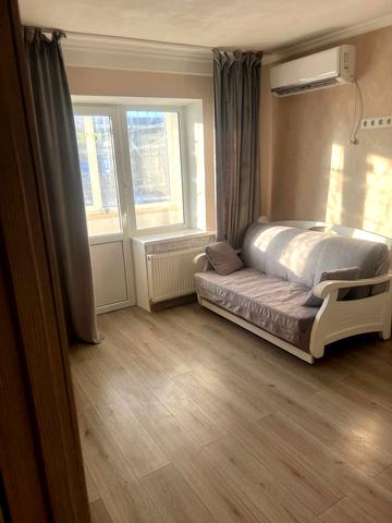 Богатирська вул., 10