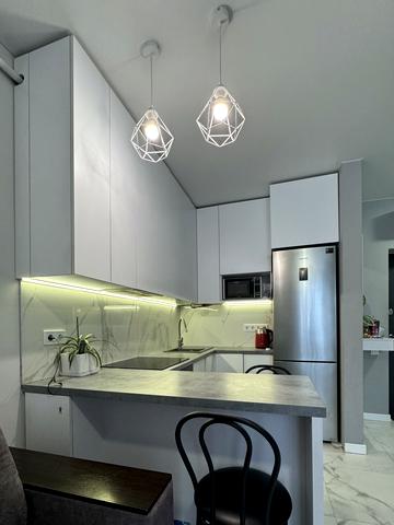 Наварійська вул., 1а