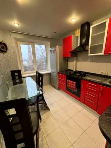 Академіка Янгеля вул., 22