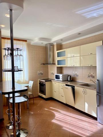 Ділова вул. (Димитрова), 2-Б