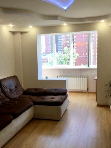 Анни Ахматової вул., 15