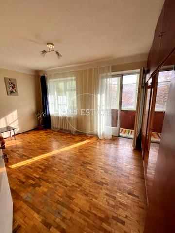 Едуарда Вільде вул., 8