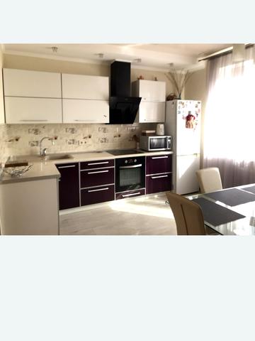 Добровольців вул. (Маршала Говорова), 10/6