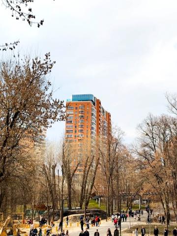 Отакара Яроша вул., 24б