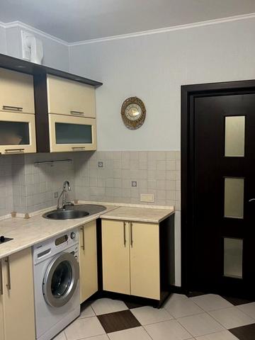 Осіння вул., 33