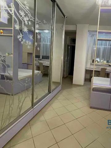 Жилянська вул., 118