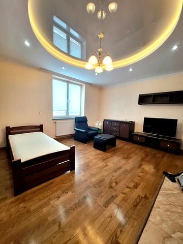 Глибока вул., 2