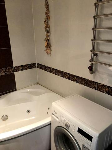 Науки просп. (Леніна), 13