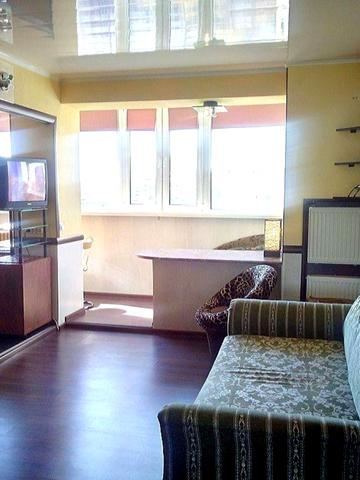 Ломаківська вул. (Мічуріна), 2