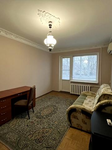 Головківська вул., 2