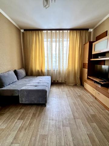 Смілянська вул., 17