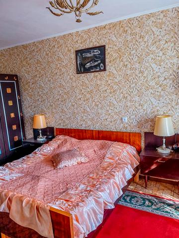 Індустріальний просп. (Фрунзе), 42