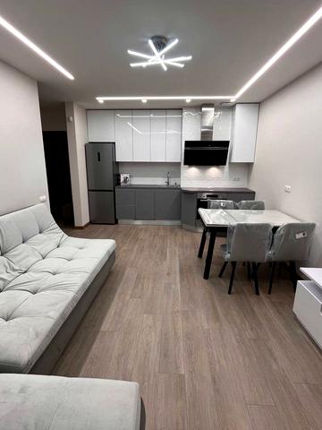 Євгена Сверстюка вул. (Марини Раскової), 6