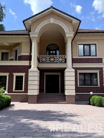 Спортивна вул.