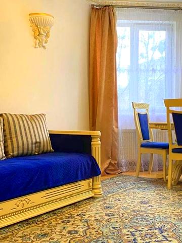 Авраама Лінкольна вул. (Димитрова), 6