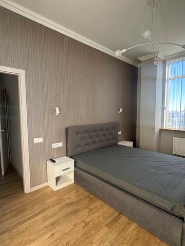 Нагірна вул., 16/18