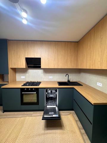 Героїв Миколаєва вул., (Будинок 3)