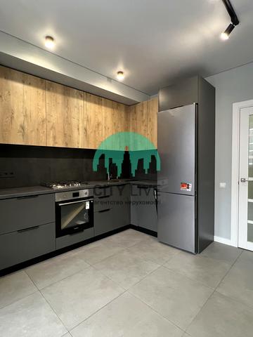 Хотинська вул., 12