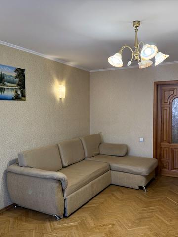 Валерія Лобановського просп. (Червонозоряний), 18