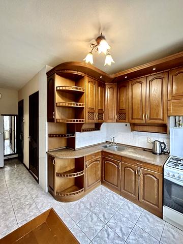 Героїв Дніпра вул., 32