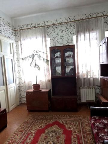 Павла Скоропадського вул. (Адмірала Макарова), 8