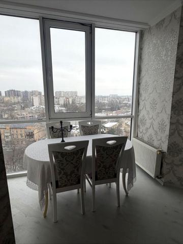 Разумовська вул., 10/12