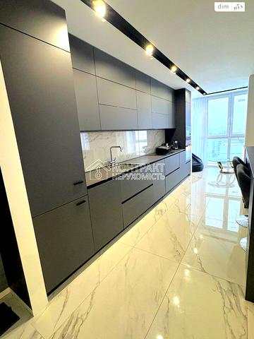 Гвардійців-Широнінців вул., (Будинок 8)