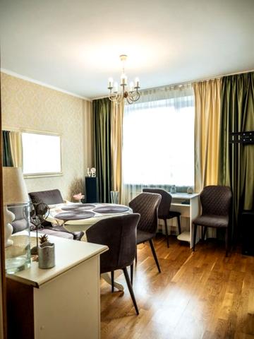 Велика Кільцева вул., 136