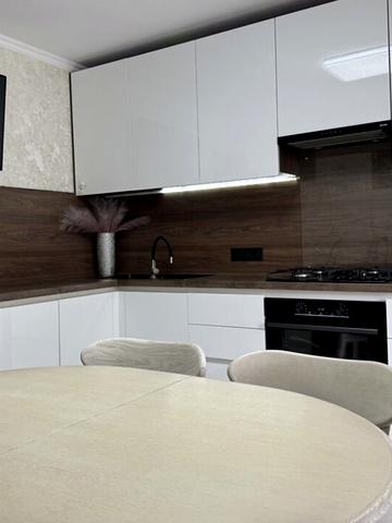 Героїв Крут вул. (Червоних Курсантів), 4а