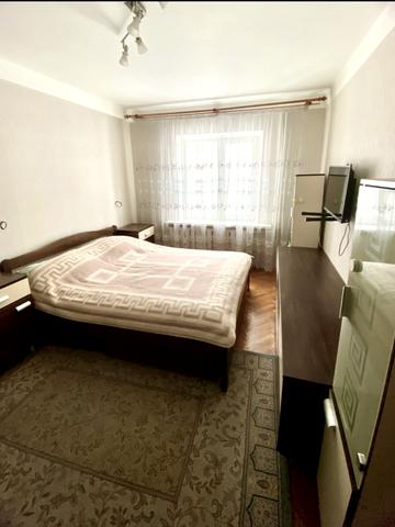 Павла Тичини просп., 5