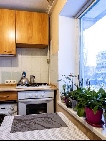 Оболонський просп., 14-Е