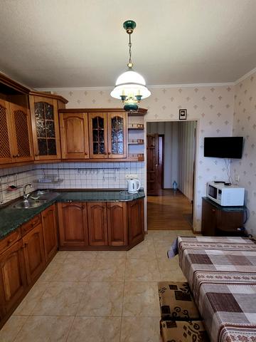 Лісовий просп., 35