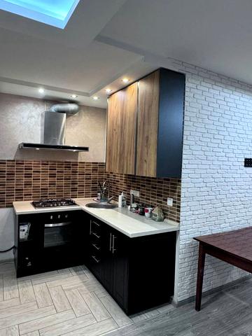 Кирила Осьмака вул., 1