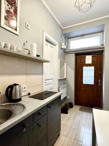 Сніжна вул., 5