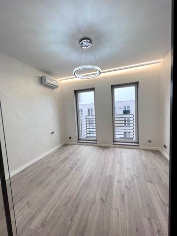 Миколи Боровського вул., 1/17