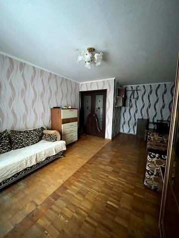 Варшавська, 16