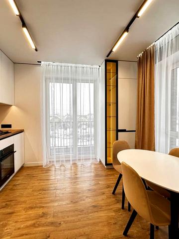 24 Серпня вул., (Будинок 9)