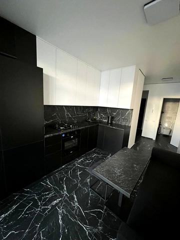 Леоніда Перфецького вул., 2а