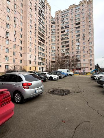 Лісовий просп., 35