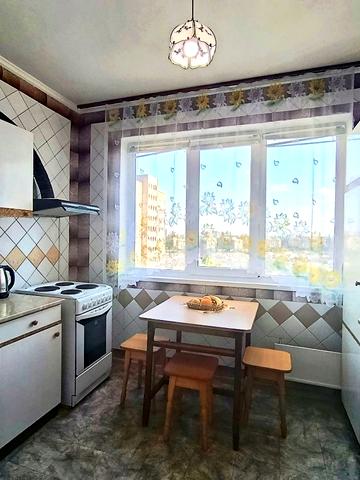 Квітневий пров., 8