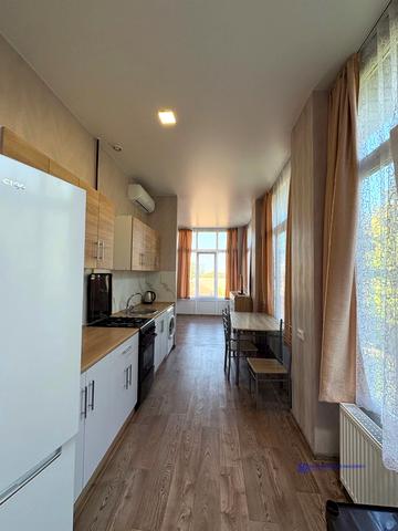 Кулишівська вул. (Сергія Лазо), 11