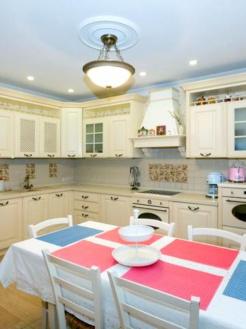 Сергія Зорського вул. (Гагаріна), 3