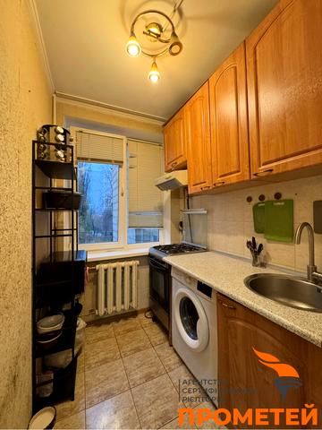 Василя Яна вул., 16